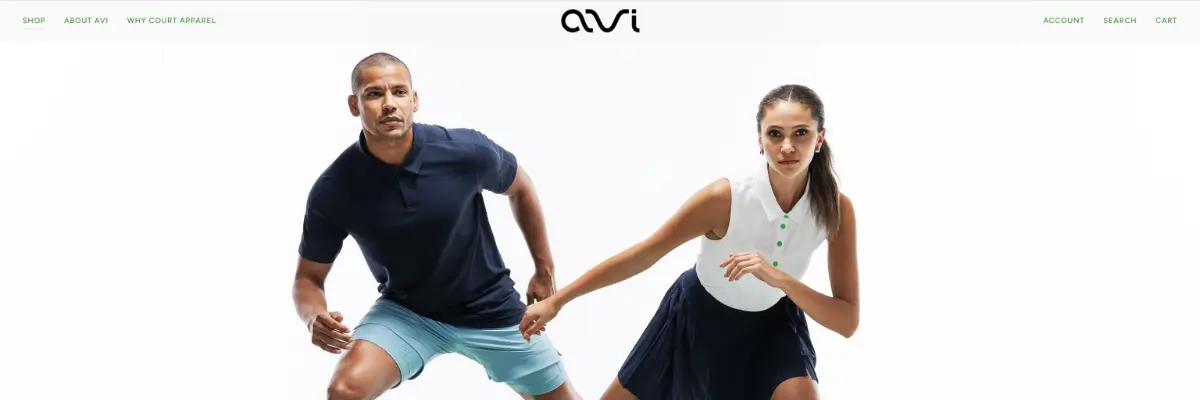 AVI Athletics Pickleball-Merchandise zeigt zwei Spieler in AVI Athletics Kleidung