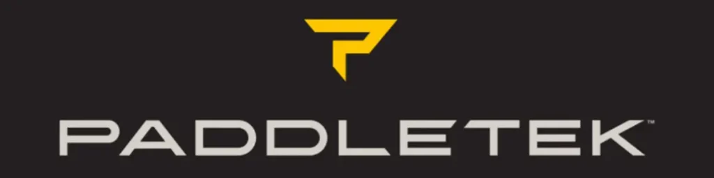 Logo PaddleTek per racchette da pickleball personalizzate in giallo e bianco su sfondo scuro